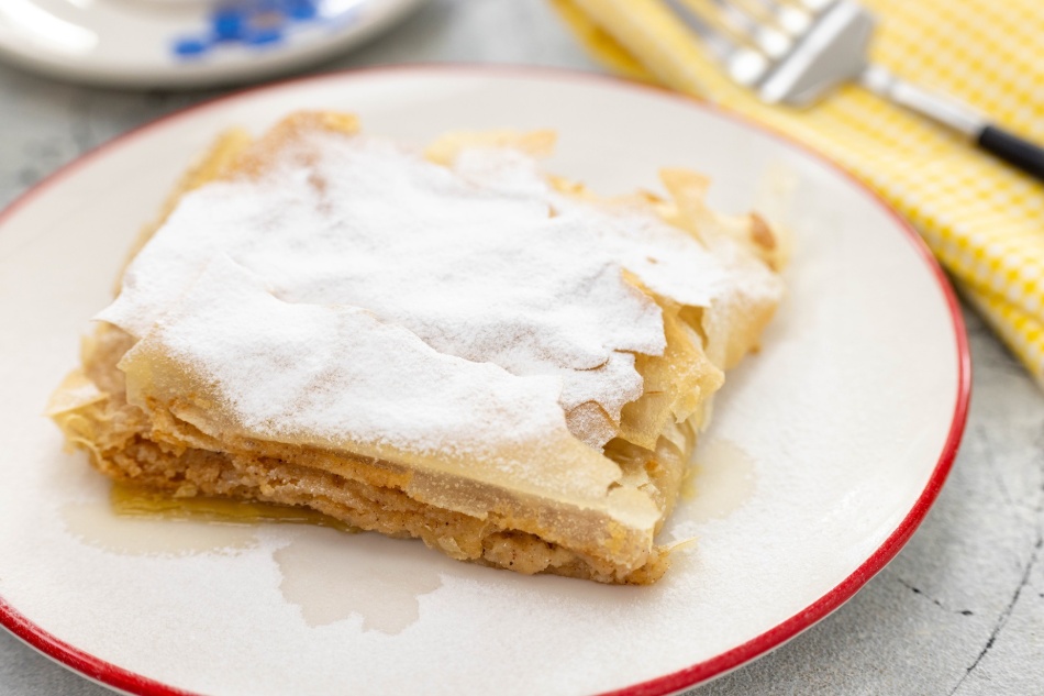 Bougatsa